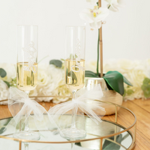 Load image into Gallery viewer, Pearl Custom text Personalised Champagne flute glasses