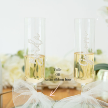 Load image into Gallery viewer, Pearl Custom text Personalised Champagne flute glasses