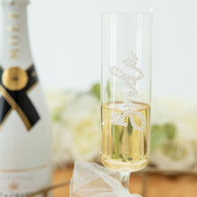 Load image into Gallery viewer, Pearl Custom text Personalised Champagne flute glasses